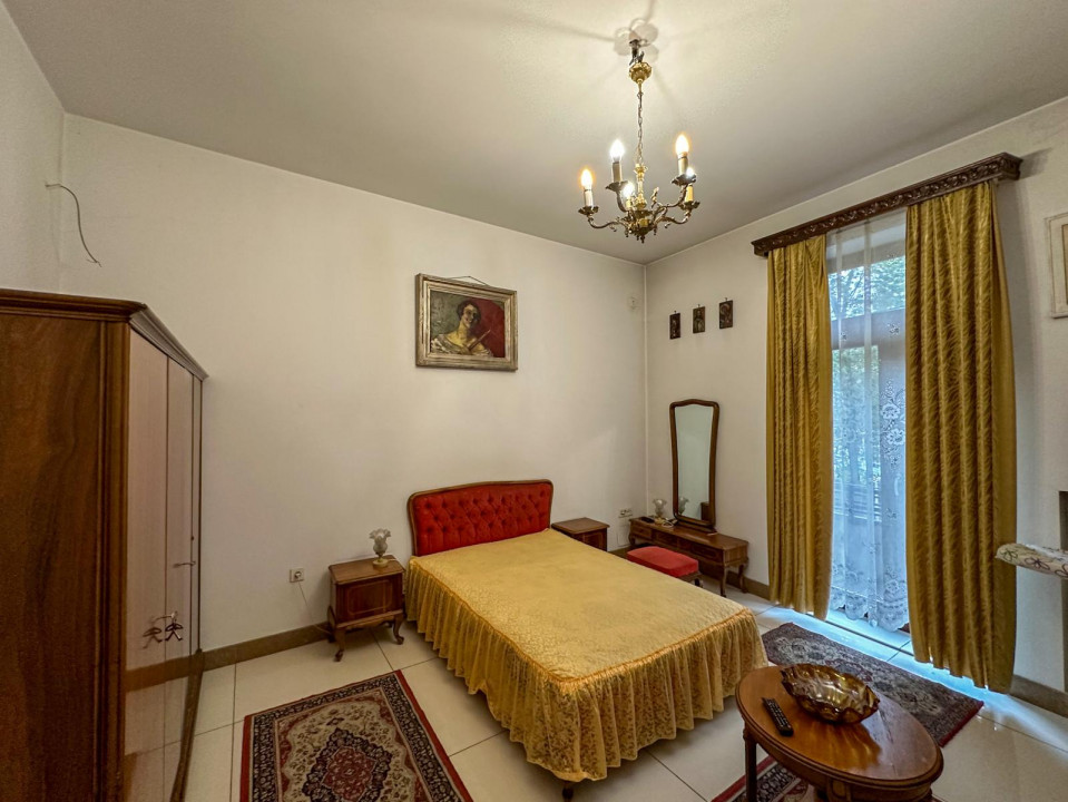 Piata Pache Protopescu, Centrala proprie