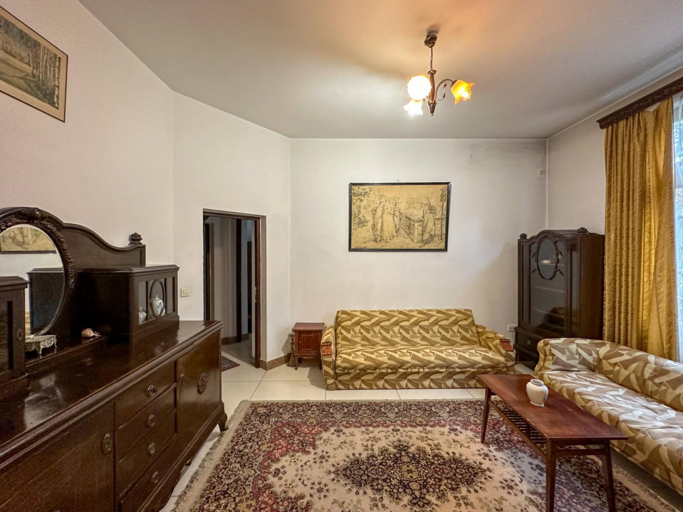 Piata Pache Protopescu, Centrala proprie