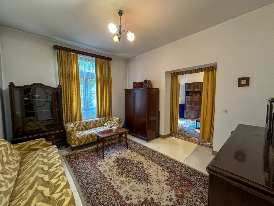 Piata Pache Protopescu, Centrala proprie