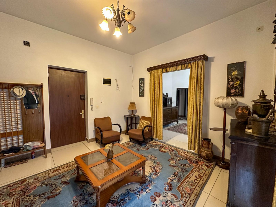 Piata Pache Protopescu, Centrala proprie