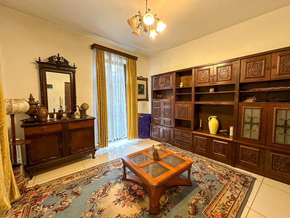 Piata Pache Protopescu, Centrala proprie