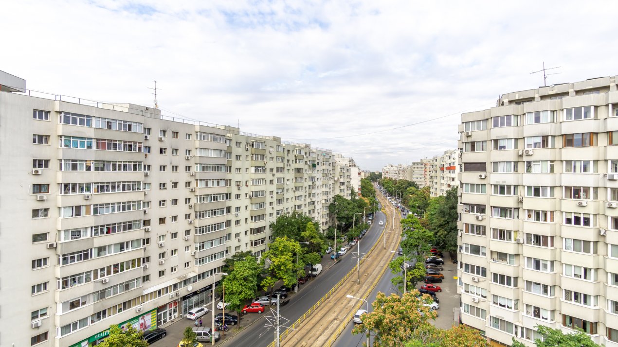 Spatiu birouri zona Mihalache - Turda in imobil mixt, 5 camere, 130 mp, 7 eur/mp