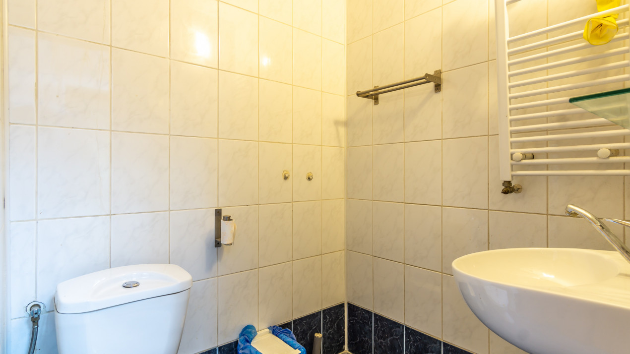 Spatiu birouri zona Mihalache - Turda in imobil mixt, 5 camere, 130 mp, 7 eur/mp