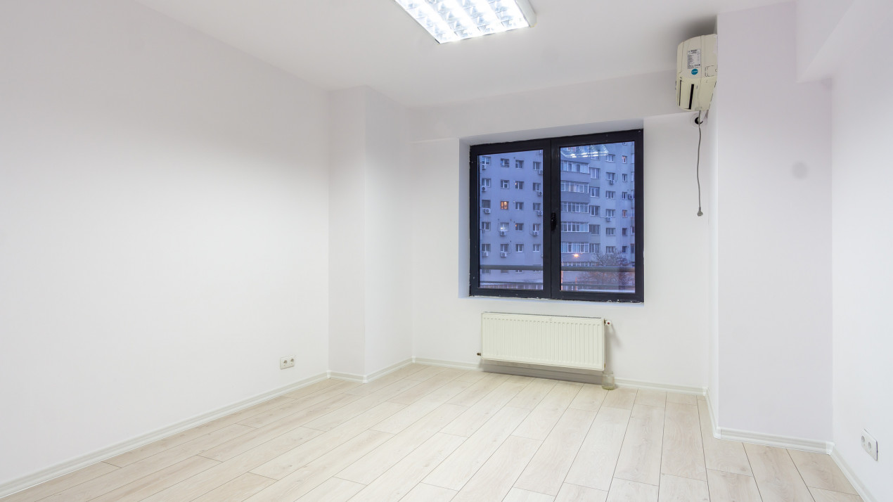 Spatiu birouri zona Mihalache - Turda in imobil mixt, 5 camere, 130 mp, 7 eur/mp