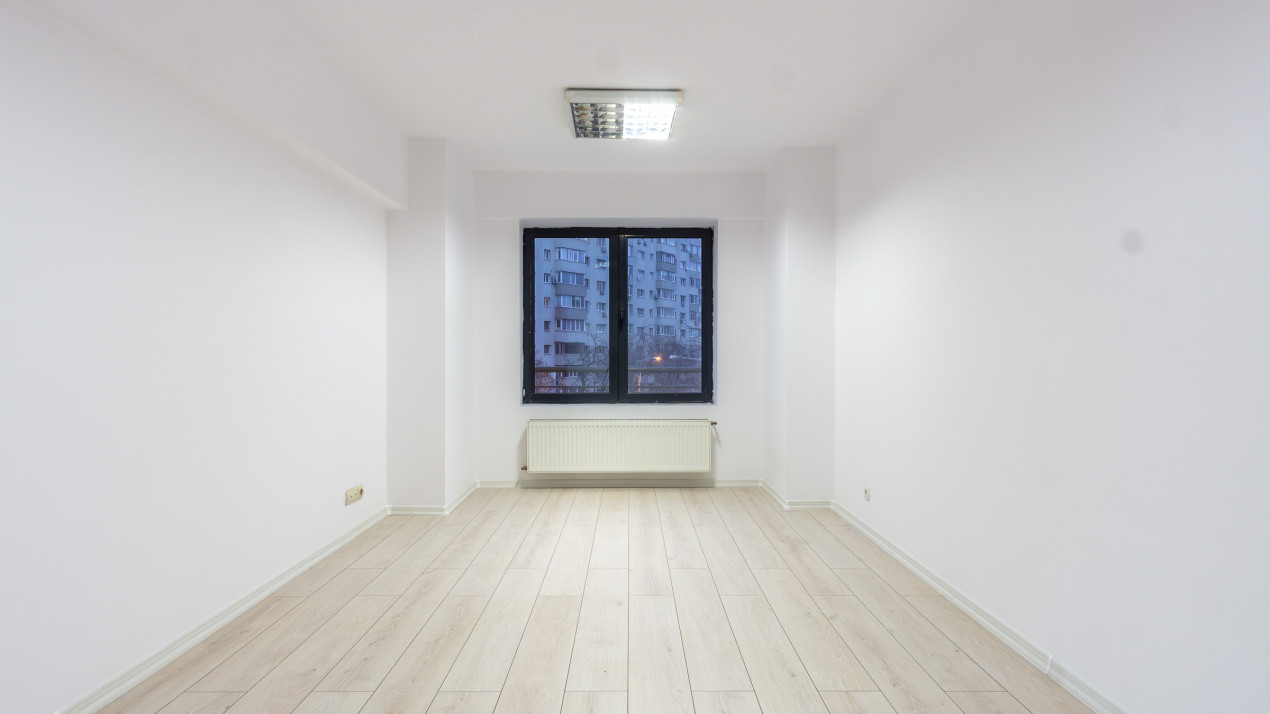 Spatiu birouri zona Mihalache - Turda in imobil mixt, 5 camere, 130 mp, 7 eur/mp