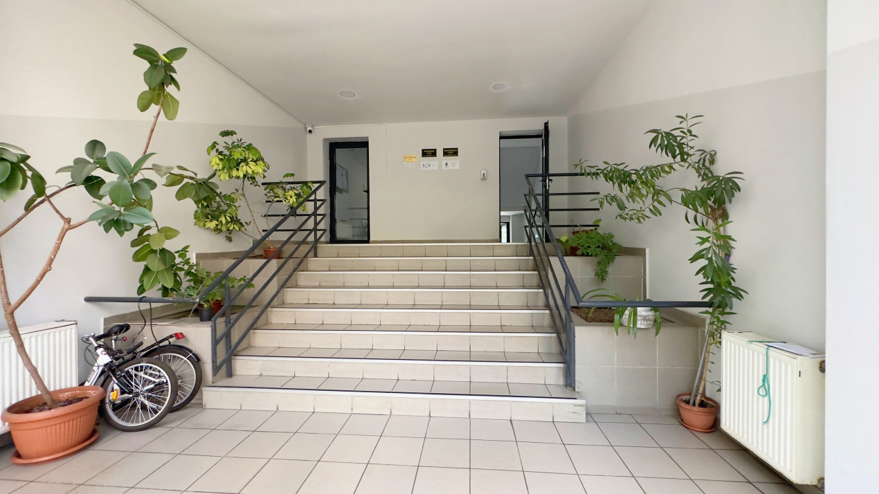 Spatiu birouri zona Mihalache - Turda in imobil mixt, 5 camere, 130 mp, 7 eur/mp