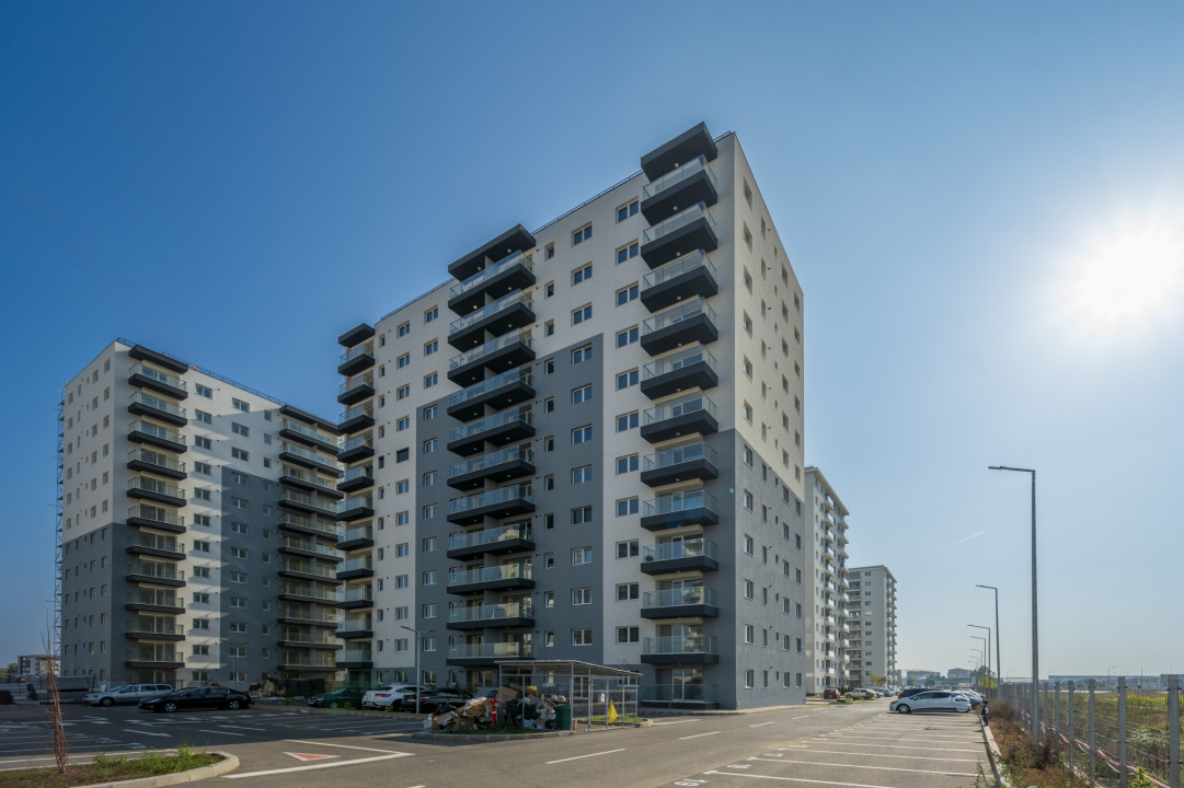 Apartament cu 2 camere - decomandat - prima inchiriere - loc parcare - piscina