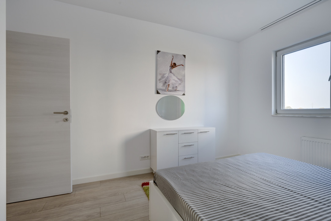 Apartament cu 2 camere - decomandat - prima inchiriere - loc parcare - piscina