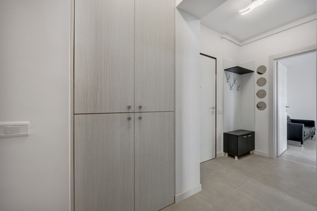 Apartament cu 2 camere - decomandat - prima inchiriere - loc parcare - piscina