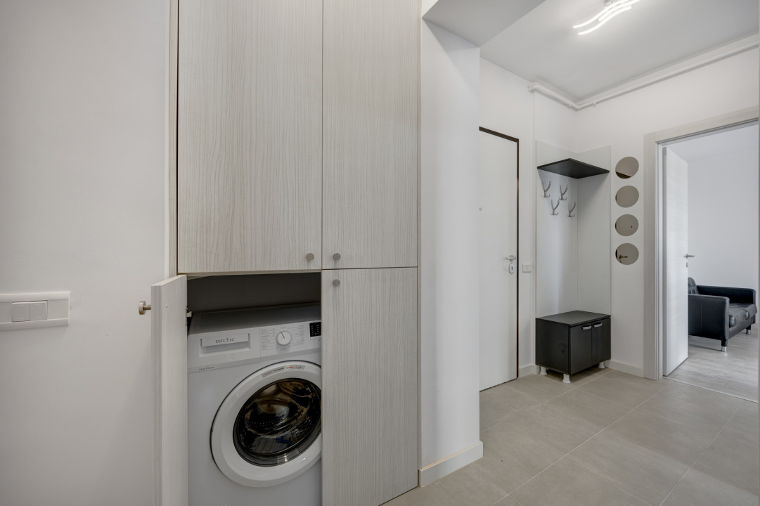 Apartament cu 2 camere - decomandat - mobilat complet - loc parcare - piscina