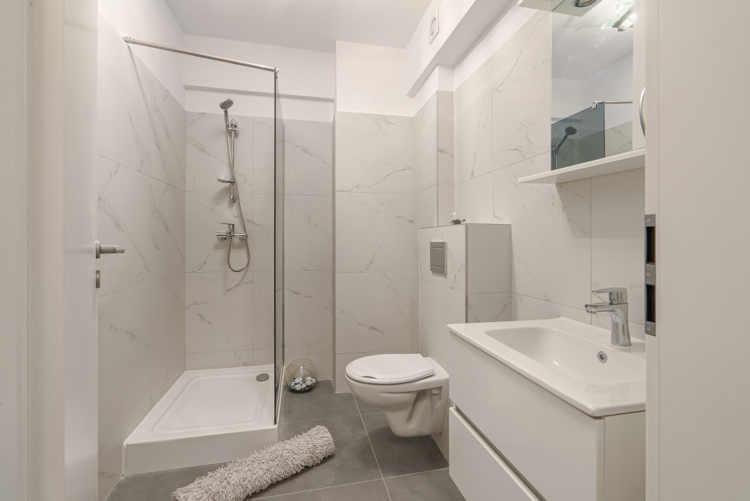 Garsoniera decomandată cu loc de parcare Str Oașului, etaj 1/3, mobilata-utilata