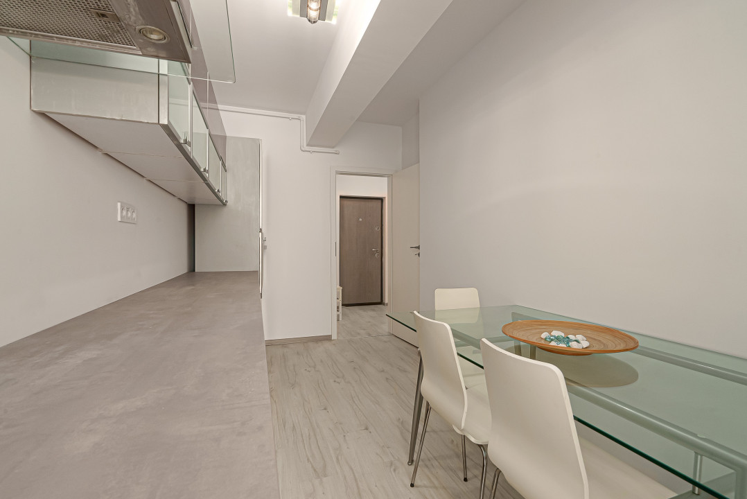 Garsoniera decomandată cu loc de parcare Str Oașului, etaj 1/3, mobilata-utilata