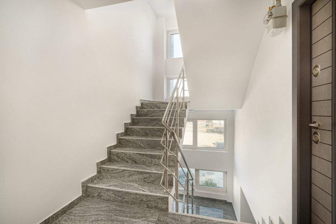 Garsoniera decomandată cu loc de parcare Str Oașului, etaj 1/3, mobilata-utilata