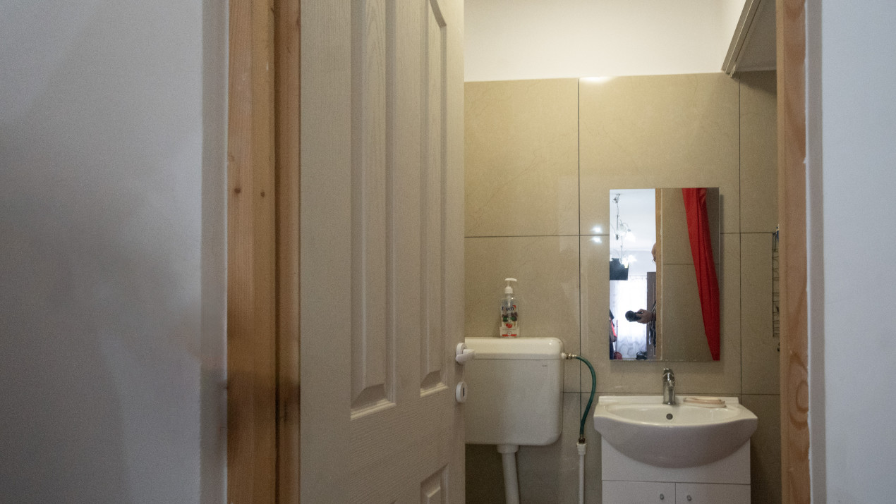 Casa langa balta Polcesti