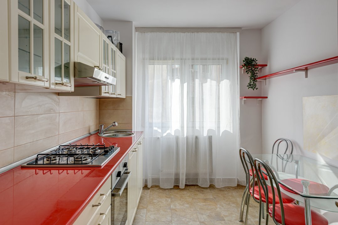 Apartament 3 camere mobilat si utilat Lacul Tei