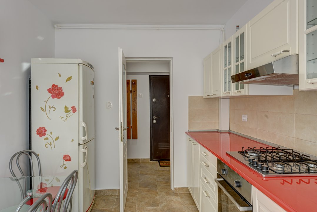 Apartament 3 camere mobilat si utilat Lacul Tei
