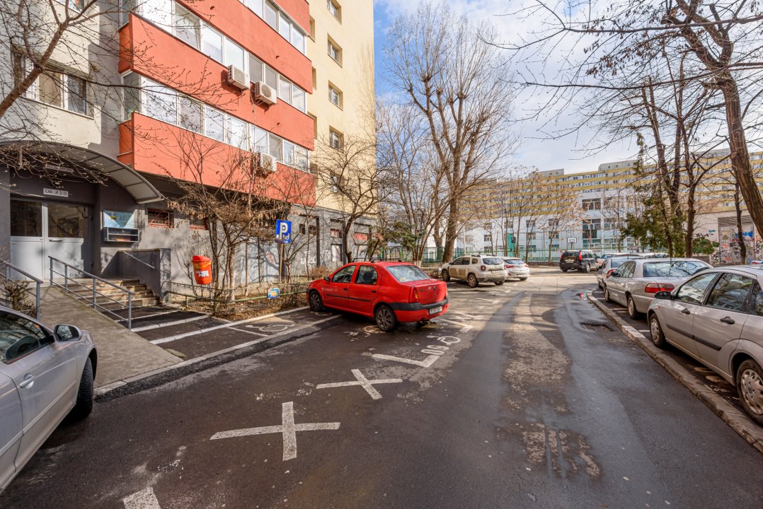 Apartament 3 camere mobilat si utilat Lacul Tei