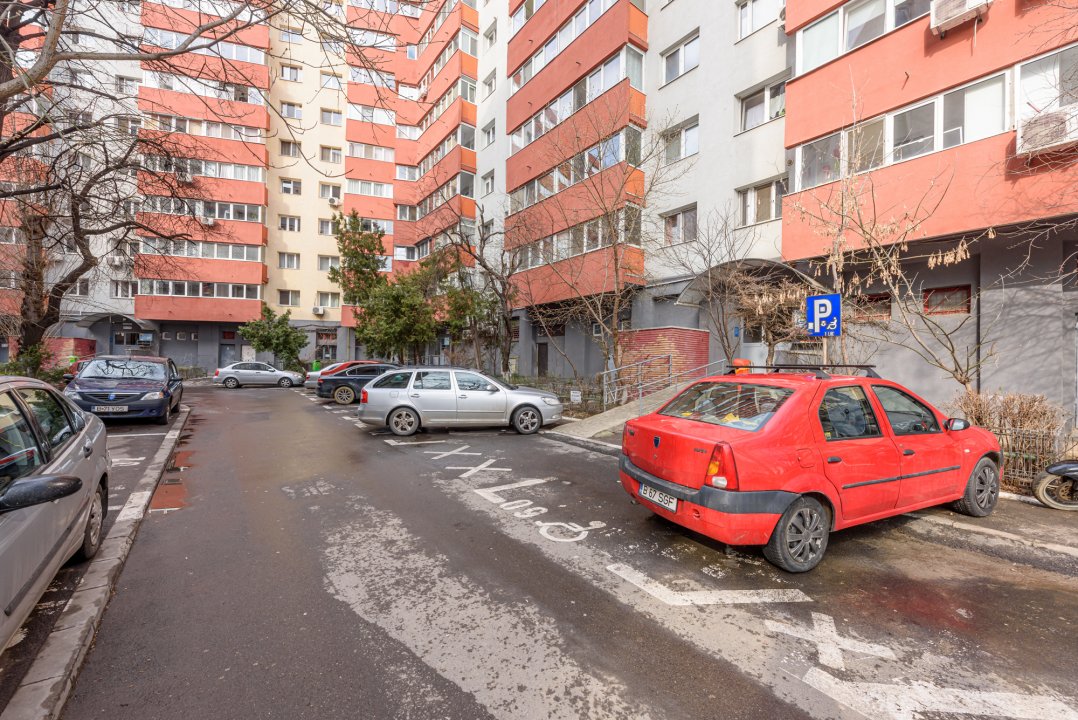 Apartament 3 camere mobilat si utilat Lacul Tei