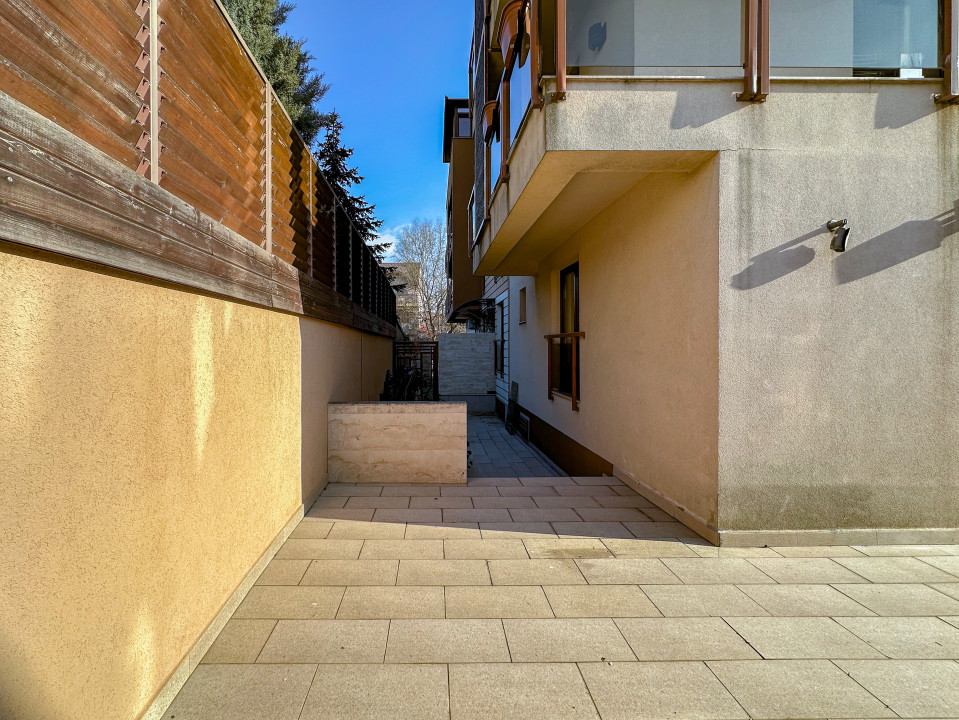 Metrou Jiului - apartament cu 3 camere și curte proprie + 2 parcări