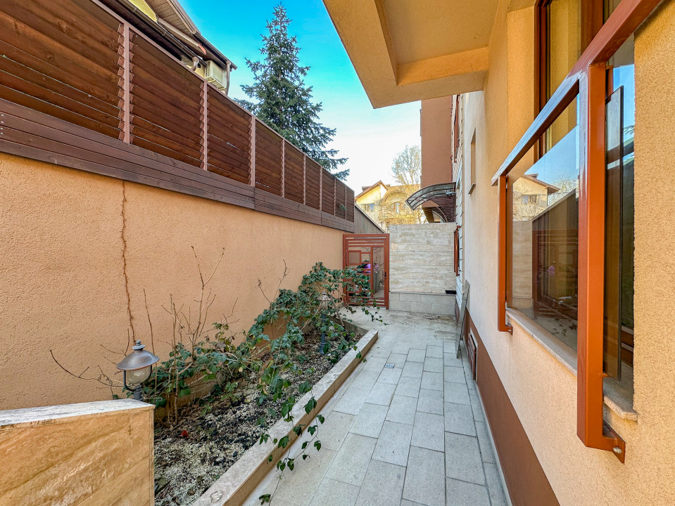 Metrou Jiului - apartament cu 3 camere și curte proprie + 2 parcări