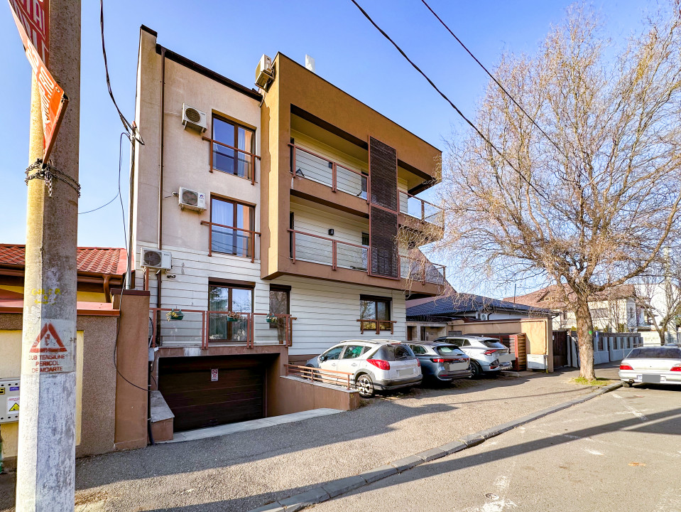 Metrou Jiului - apartament cu 3 camere și curte proprie + 2 parcări