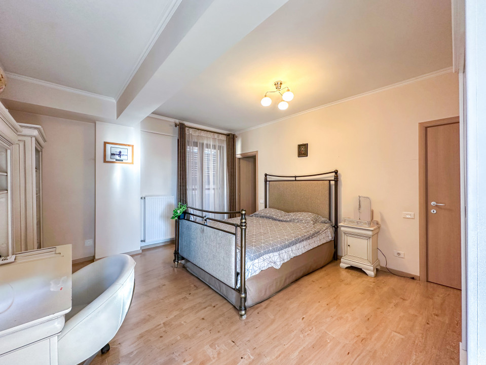 Metrou Jiului - apartament cu 3 camere și curte proprie + 2 parcări