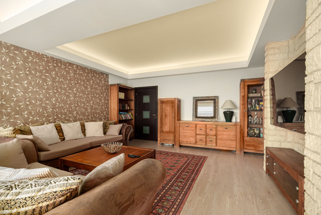 Apartament cu 4 camere, vedere către Pădurea Băneasa, zona Erou Iancu Nicolae