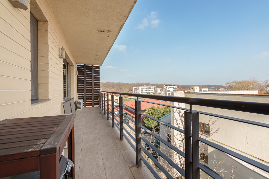 Apartament cu 4 camere, vedere către Pădurea Băneasa, zona Erou Iancu Nicolae