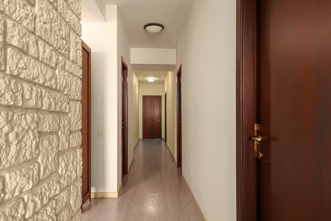 Apartament cu 4 camere, vedere către Pădurea Băneasa, zona Erou Iancu Nicolae