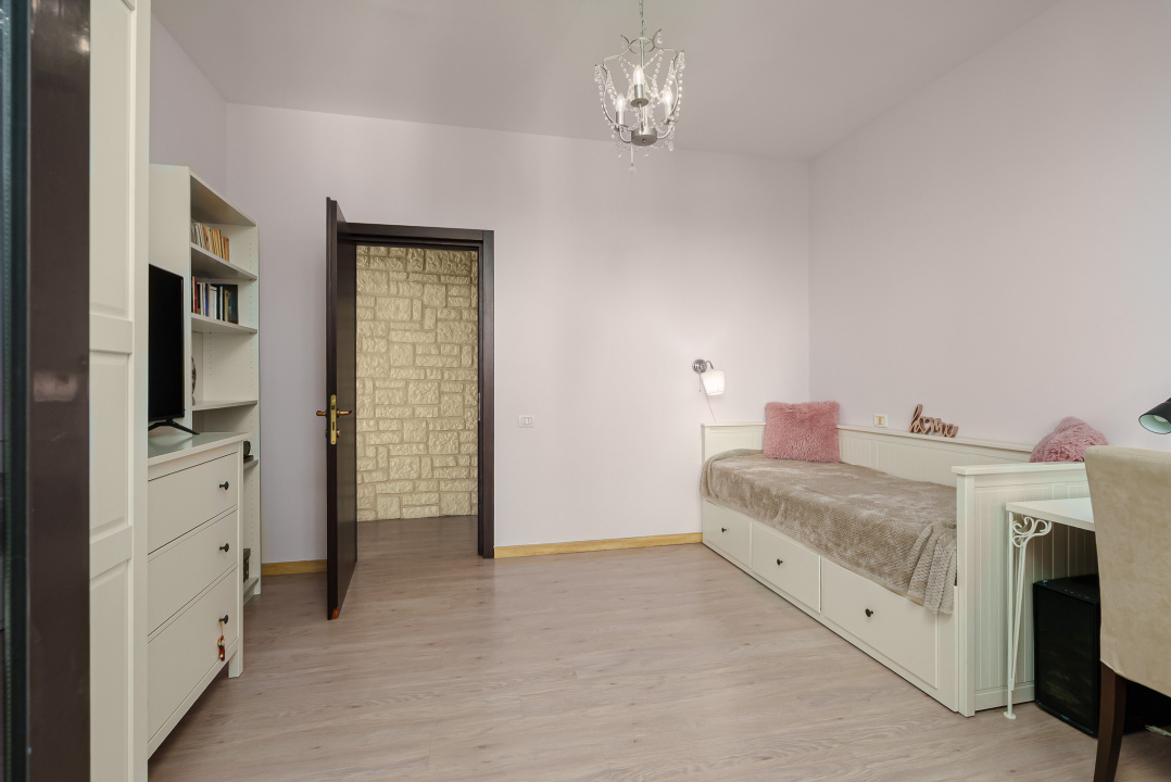 Apartament cu 4 camere, vedere către Pădurea Băneasa, zona Erou Iancu Nicolae