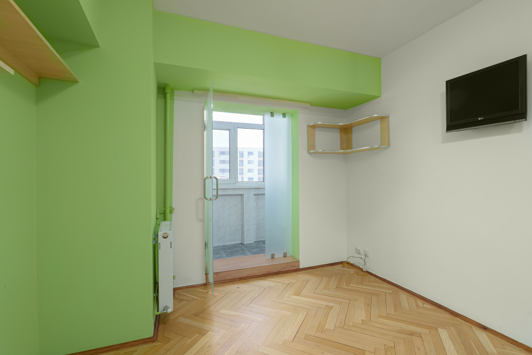 3 camere de închiriat Rond Alba Iulia-Restaurant Arogant pretabil birou