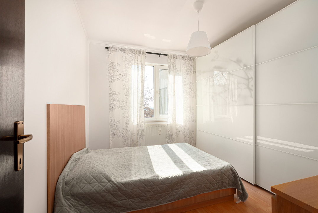 Apartament 4 camere mobilat-utilat  Str C-tin Titel Petrescu-Ghencea