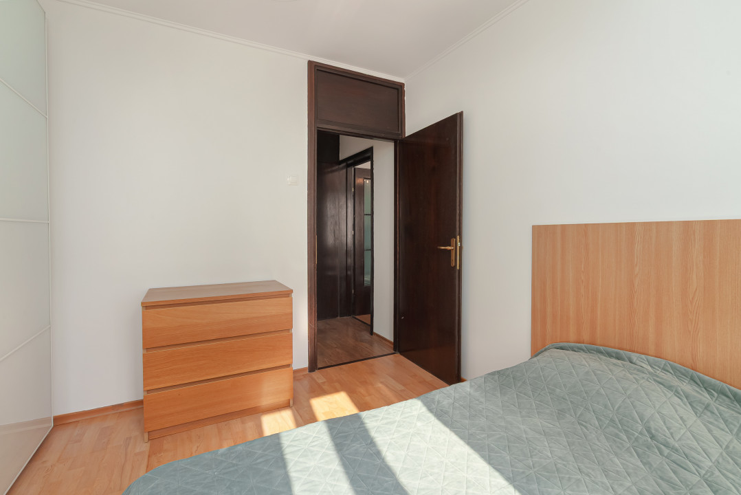 Apartament 4 camere mobilat-utilat  Str C-tin Titel Petrescu-Ghencea