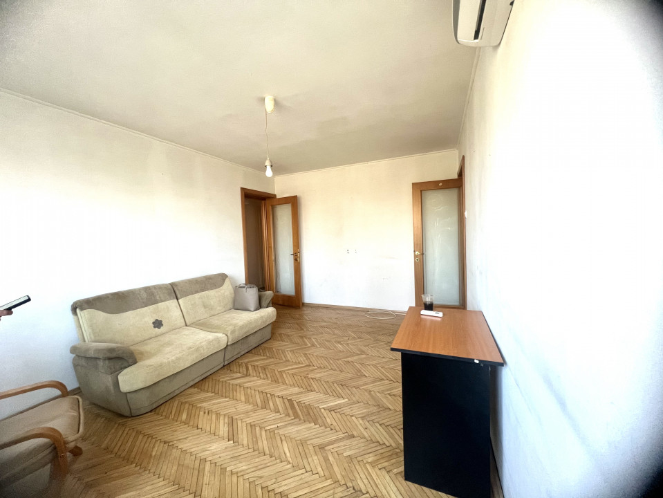 BRANCOVEANU Apartament 3 camere, localizare excelenta- DE RENOVAT