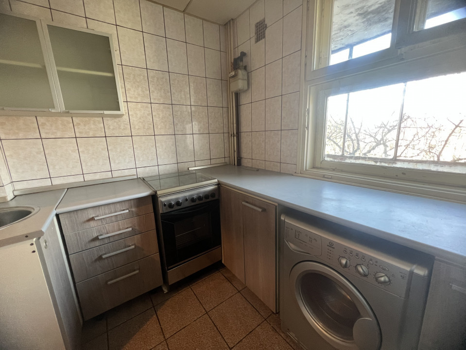 BRANCOVEANU Apartament 3 camere, localizare excelenta- DE RENOVAT