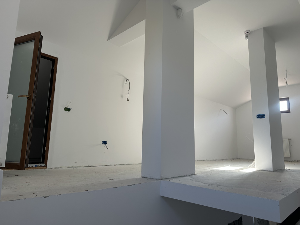 CORBEANCA-PARADISUL VERDE, VILA P+E+M 507 MP, LOT 1095 MP, LA PADURE!