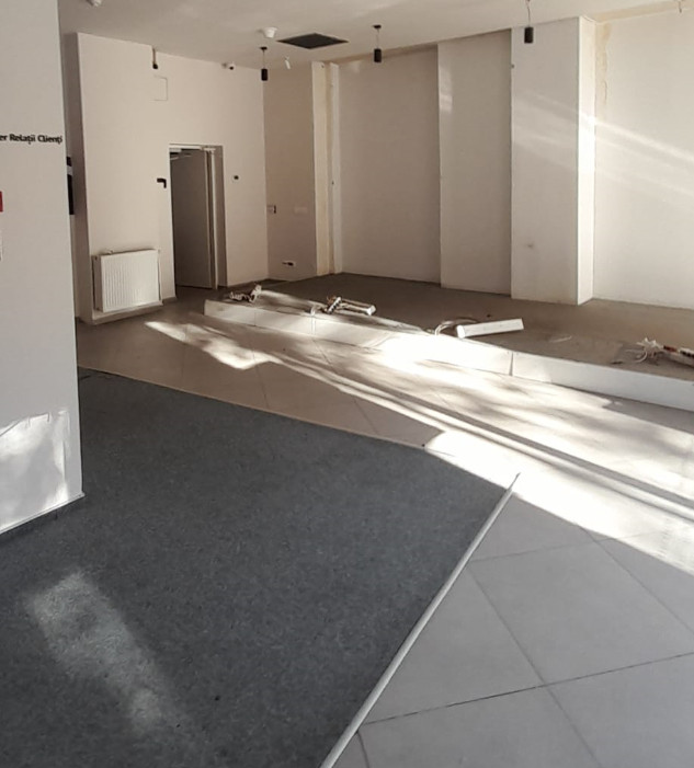 Vând Spațiu pe bd. Unirii stradal, spatiu pretabil club, bar sau clinica