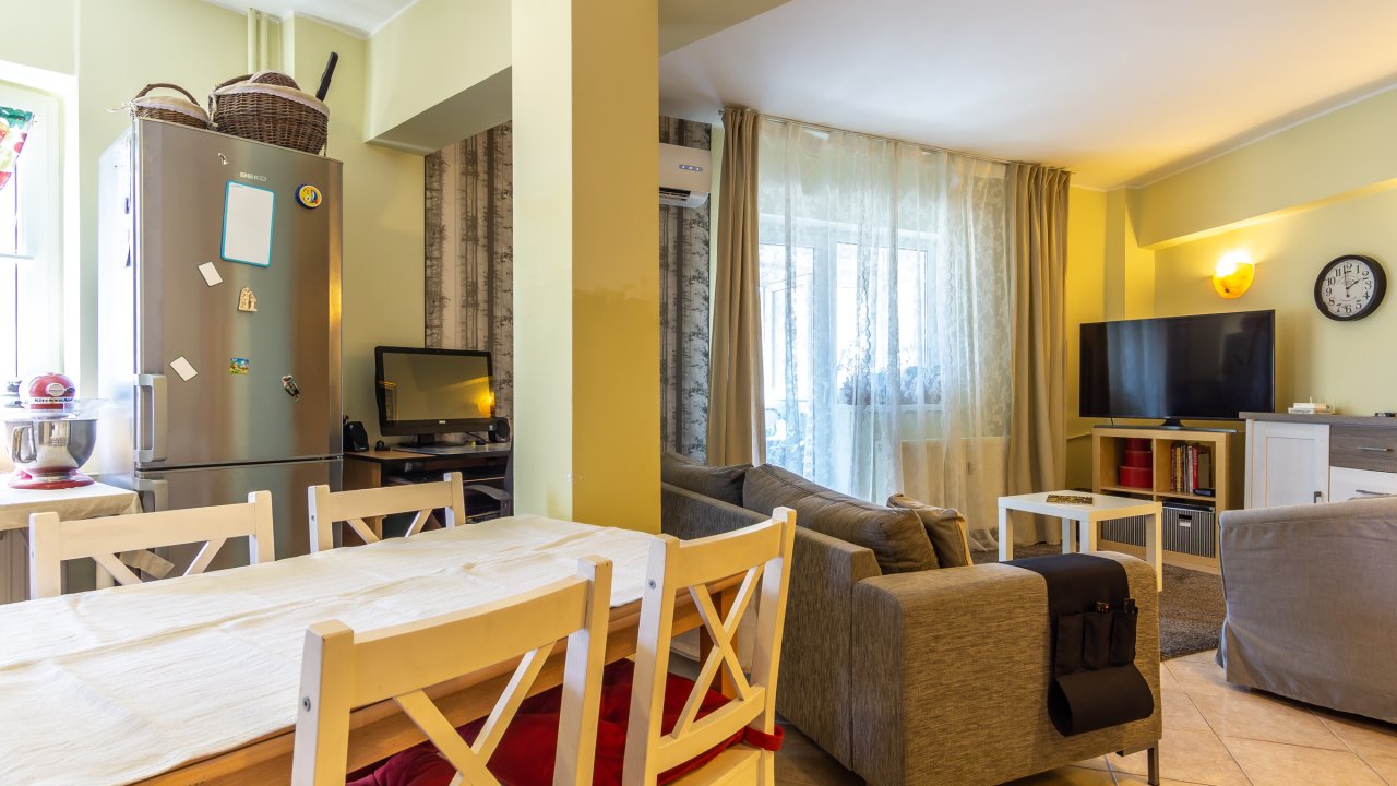 3 camere decomandat cu 2 bai, 2 balcoane, complet mobilat si utilat, langa parc