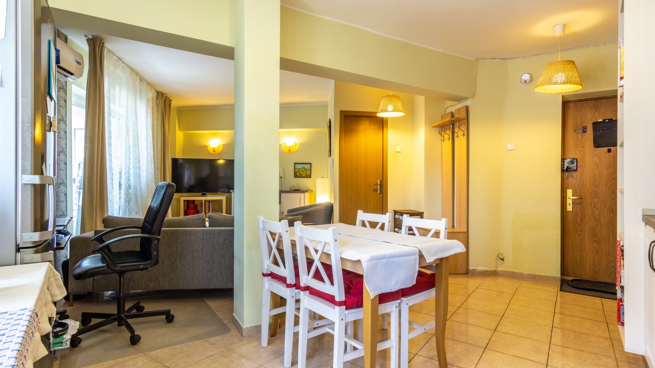 3 camere decomandat cu 2 bai, 2 balcoane, complet mobilat si utilat, langa parc