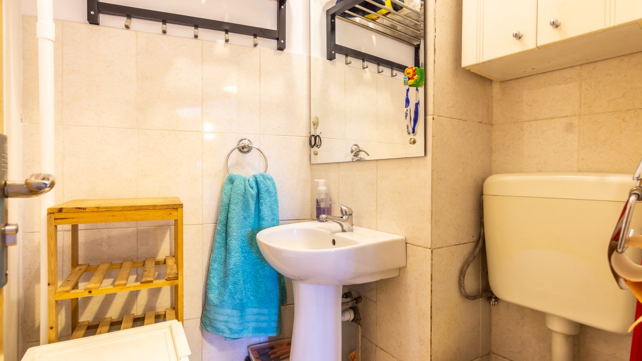 3 camere decomandat cu 2 bai, 2 balcoane, complet mobilat si utilat, langa parc