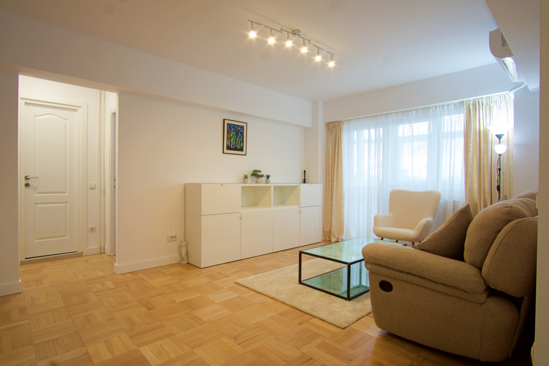 2 camere mobilat si utilat, renovat 2025, vedere spate, et 4, 2 AC, boiler, 1986