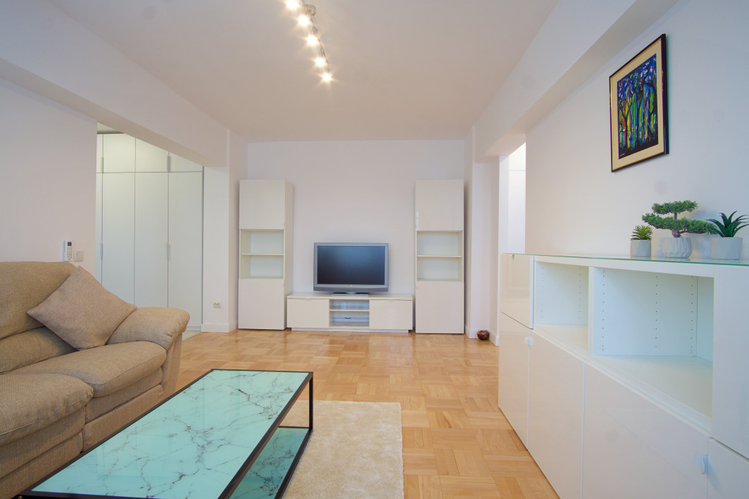 2 camere mobilat si utilat, renovat 2025, vedere spate, et 4, 2 AC, boiler, 1986