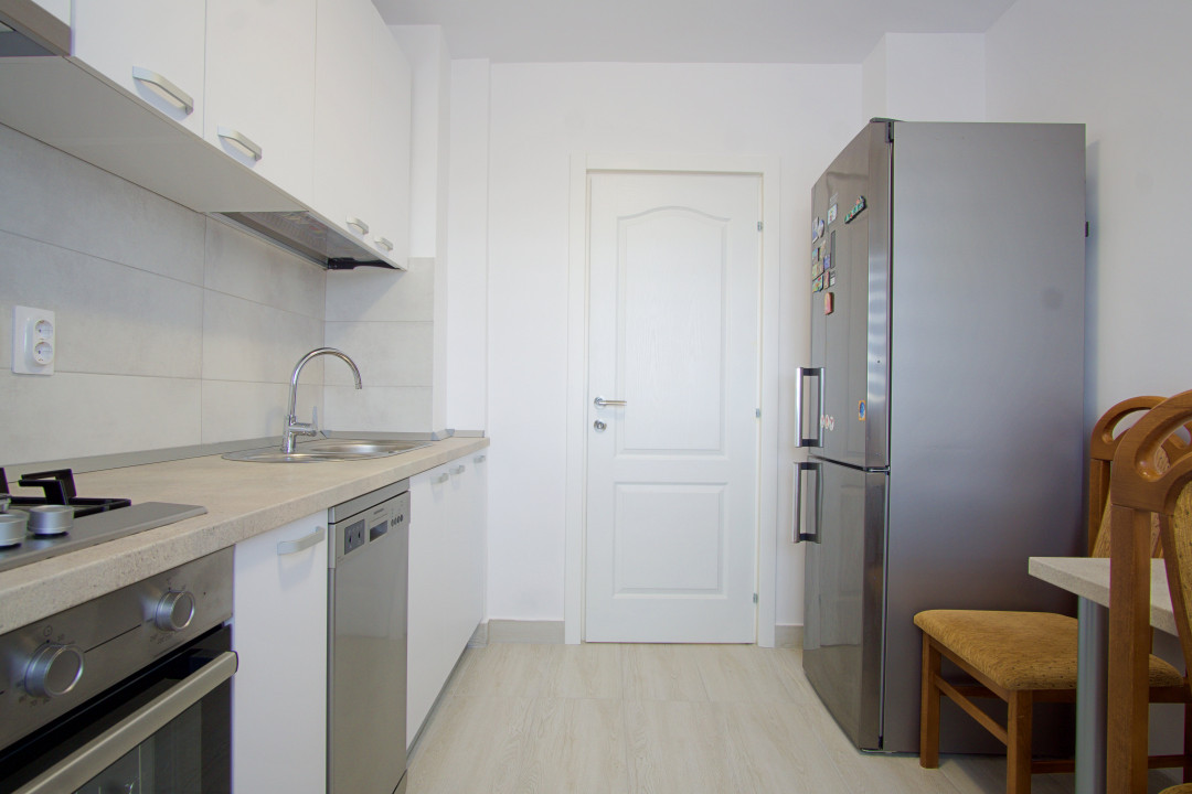 2 camere mobilat si utilat, renovat 2025, vedere spate, et 4, 2 AC, boiler, 1986