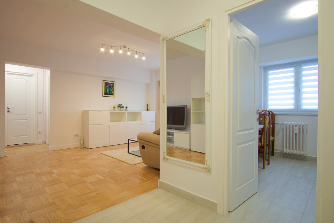 2 camere mobilat si utilat, renovat 2025, vedere spate, et 4, 2 AC, boiler, 1986