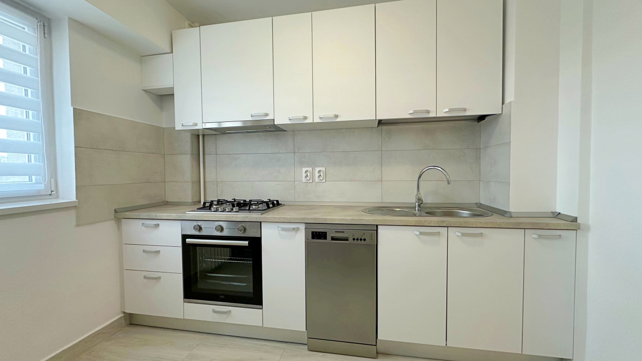 2 camere mobilat si utilat, renovat 2025, vedere spate, et 4, 2 AC, boiler, 1986