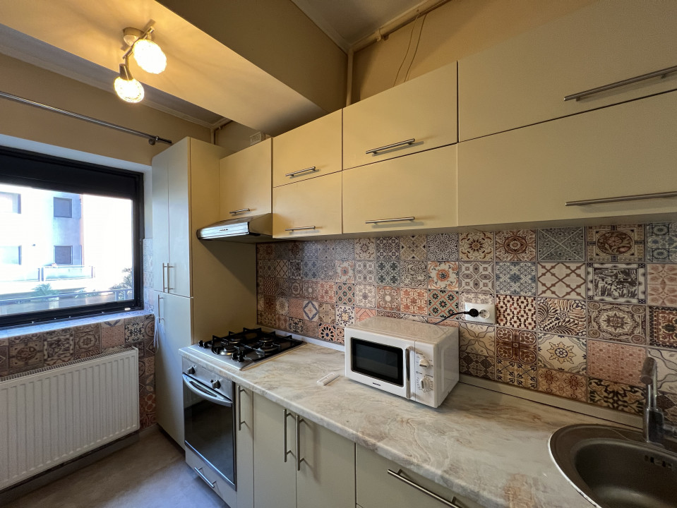 Inchiriere garsoniera – Terra Residence. Terasa si gradina. 