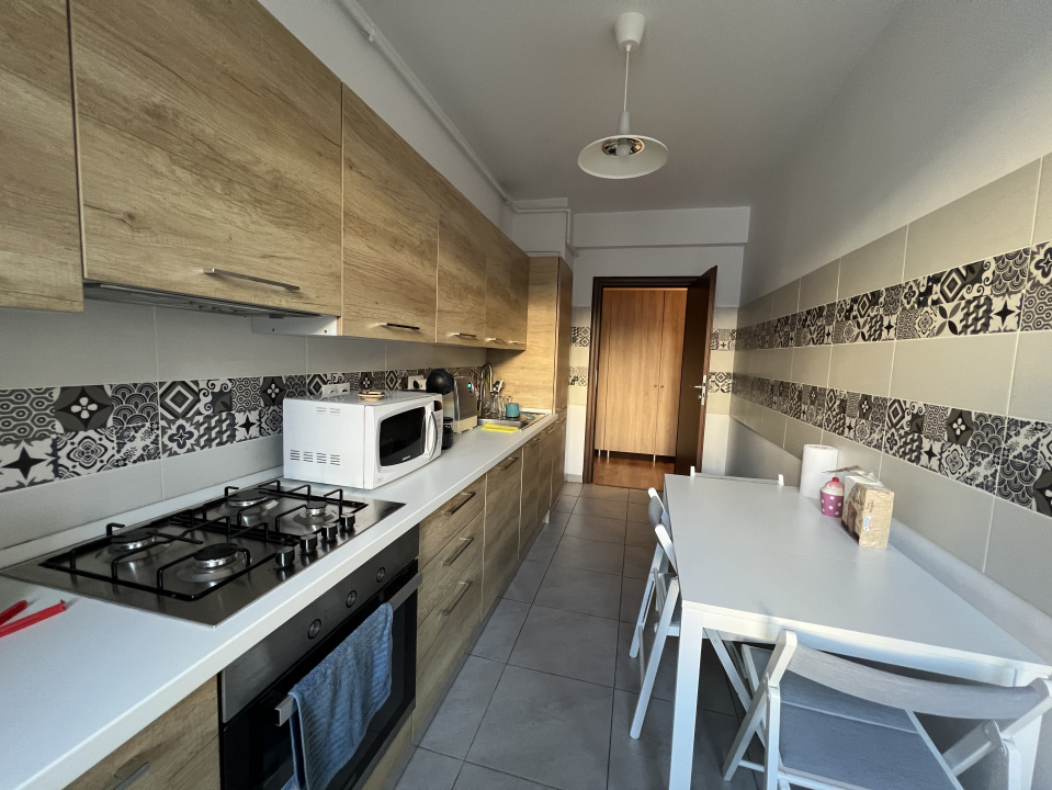 Inchiriere garsoniera – Terra Residence. Terasa si gradina. 