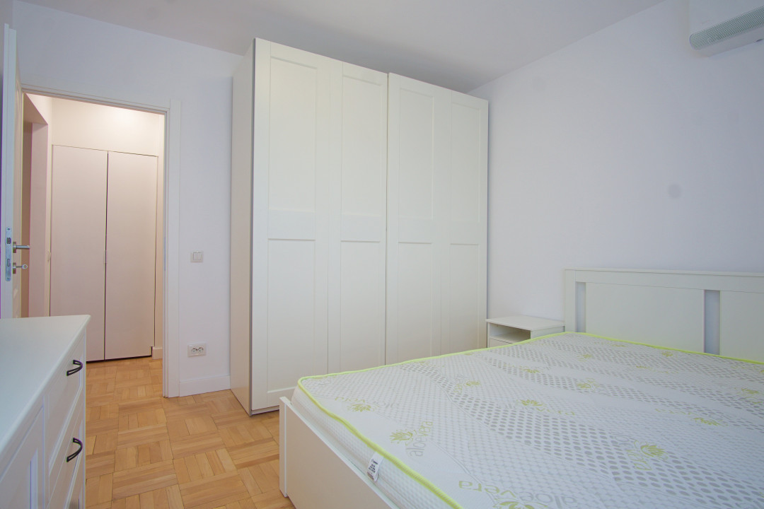 2 camere mobilat si utilat, renovat 2025, vedere spate, et 4, 2 AC, boiler, 1986