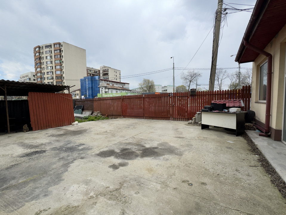Spațiu de închiriat Sos Chitilei - 65 mp cu teren de 150 mp -  lângă Lukoil