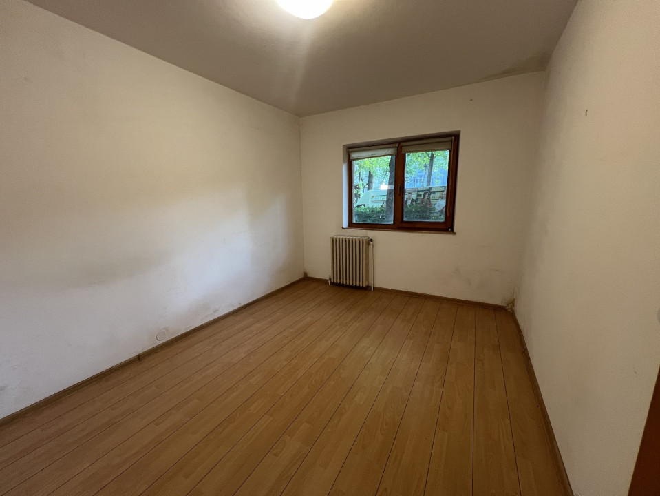Apartament 4 camere zona Nicolina